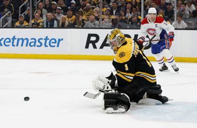 Jeremy Swayman lifts B’s over Habs, 4-2